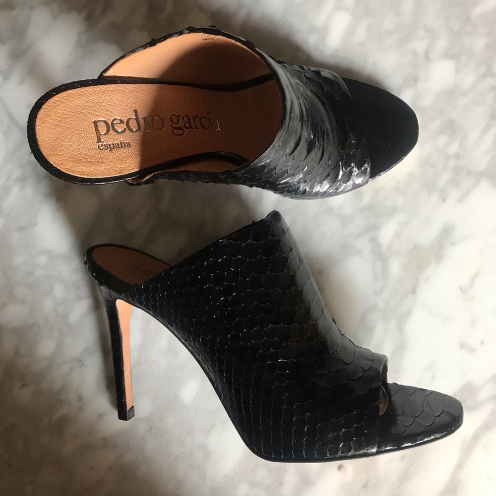 Pedro Garcia Black Python Mule Heels Size 41 - image 1